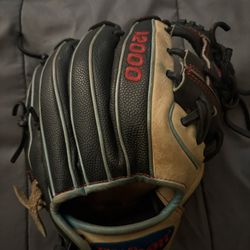 Wilson A2000 Baseball Glove