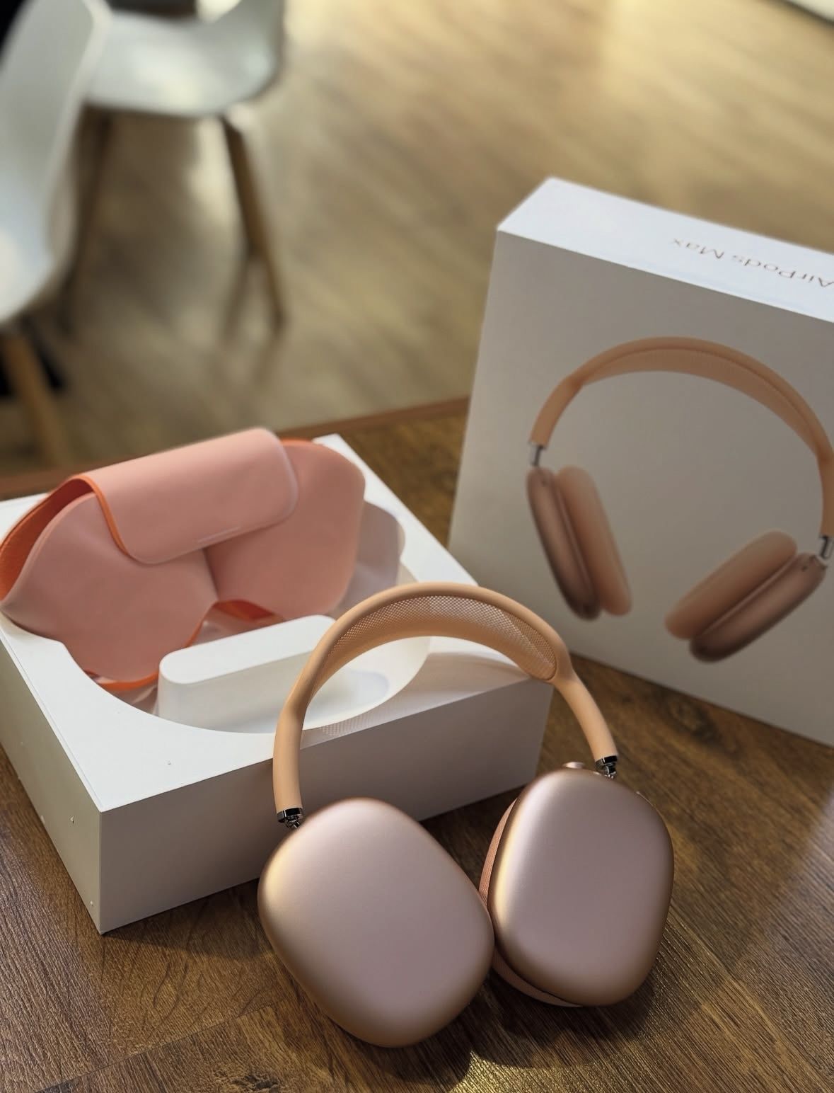 Apple AirPod Max Orange