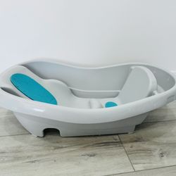 Infant and toddler bathtub