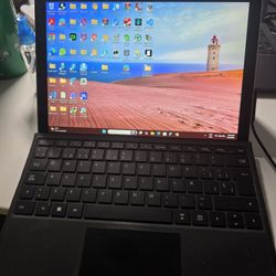Surface Pro 7+  256 Gb 8gb RAM I5 11th Gen 