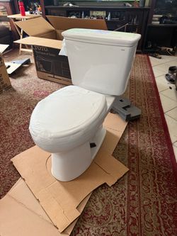 TOTO Drake 2-Piece Elongated Toilet – BRAND NEW