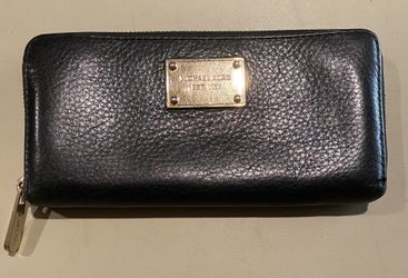 Michael Kors Black Leather Zipper Wallet – Great Condition, Coin Pouch, Clear ID Slot