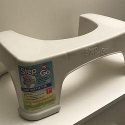 Step and Go 7 in. Toilet Potty Aid in White