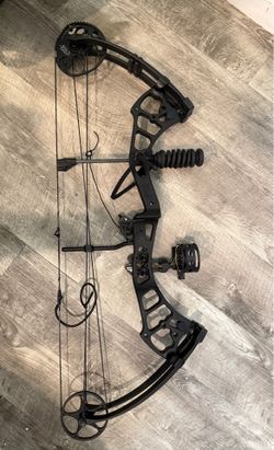 PSE Stinger MAX Compound Bow Package – QAD Rest – Victory VForce Arrows – Ready to Hunt