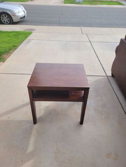 2 matching end Tables