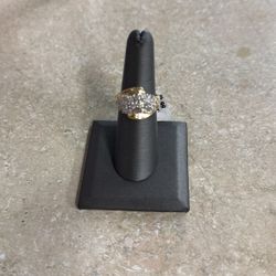 14k Women’s Cluster Ring 6.3 Grams 