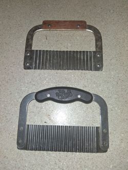Crinkle cutters