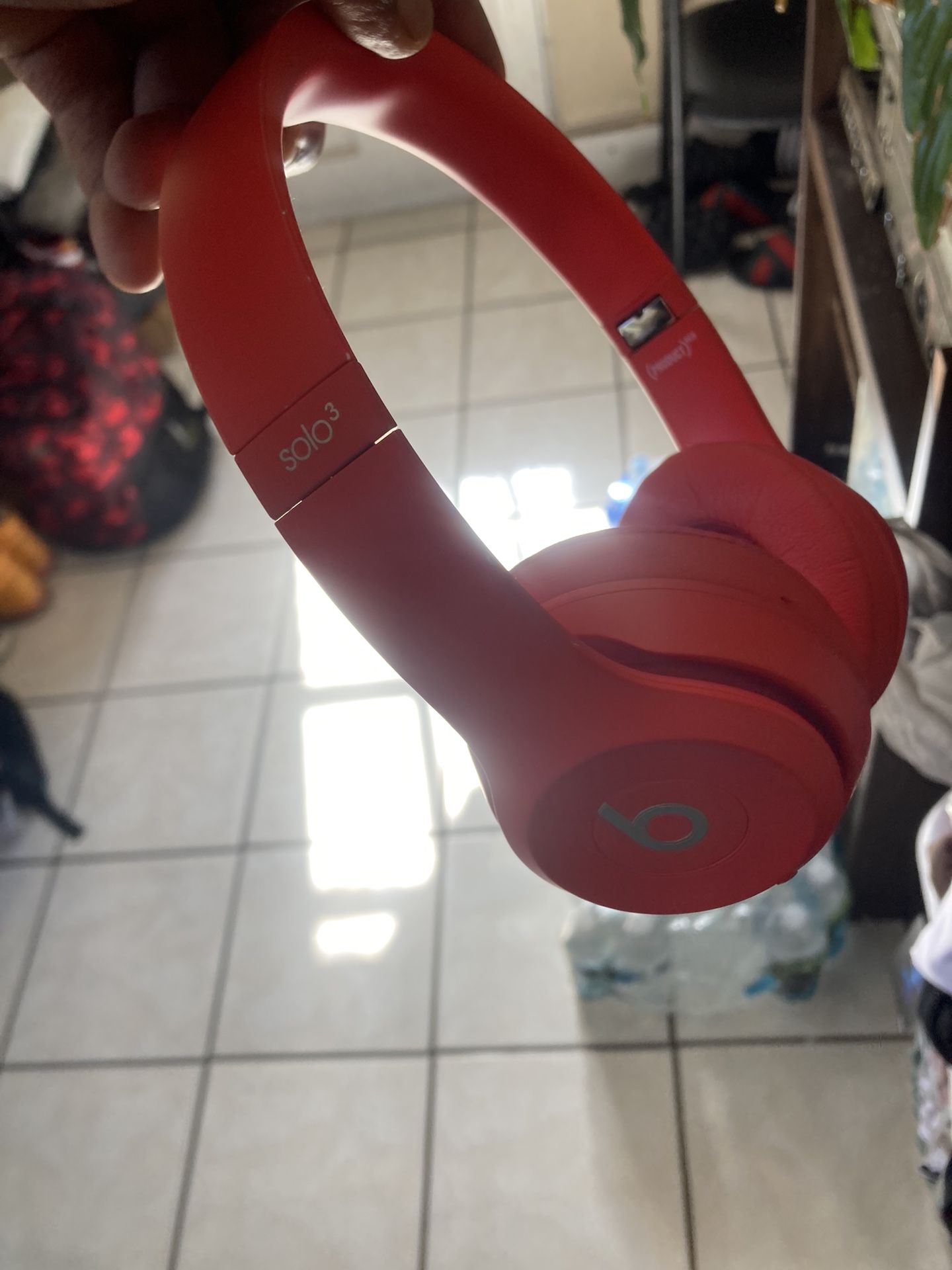 Beats Solo 3s Product Red