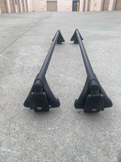 Yakima Q-Towers & Bars with (1) Key roof racks