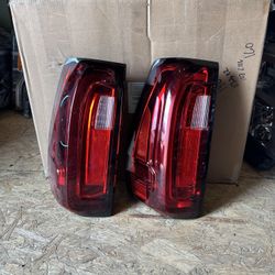 2019-2022 GMC Sierra 1500 Taillights RH OEM 