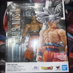 Dragon Ball Super Mastered Ultra Instinct Goku Sh Figuarts