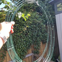 Large wreath-making wire frame form