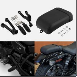 Rear Passenger Seat & Foot Pegs Fit For Harley Nightster RH975 Special RH975S