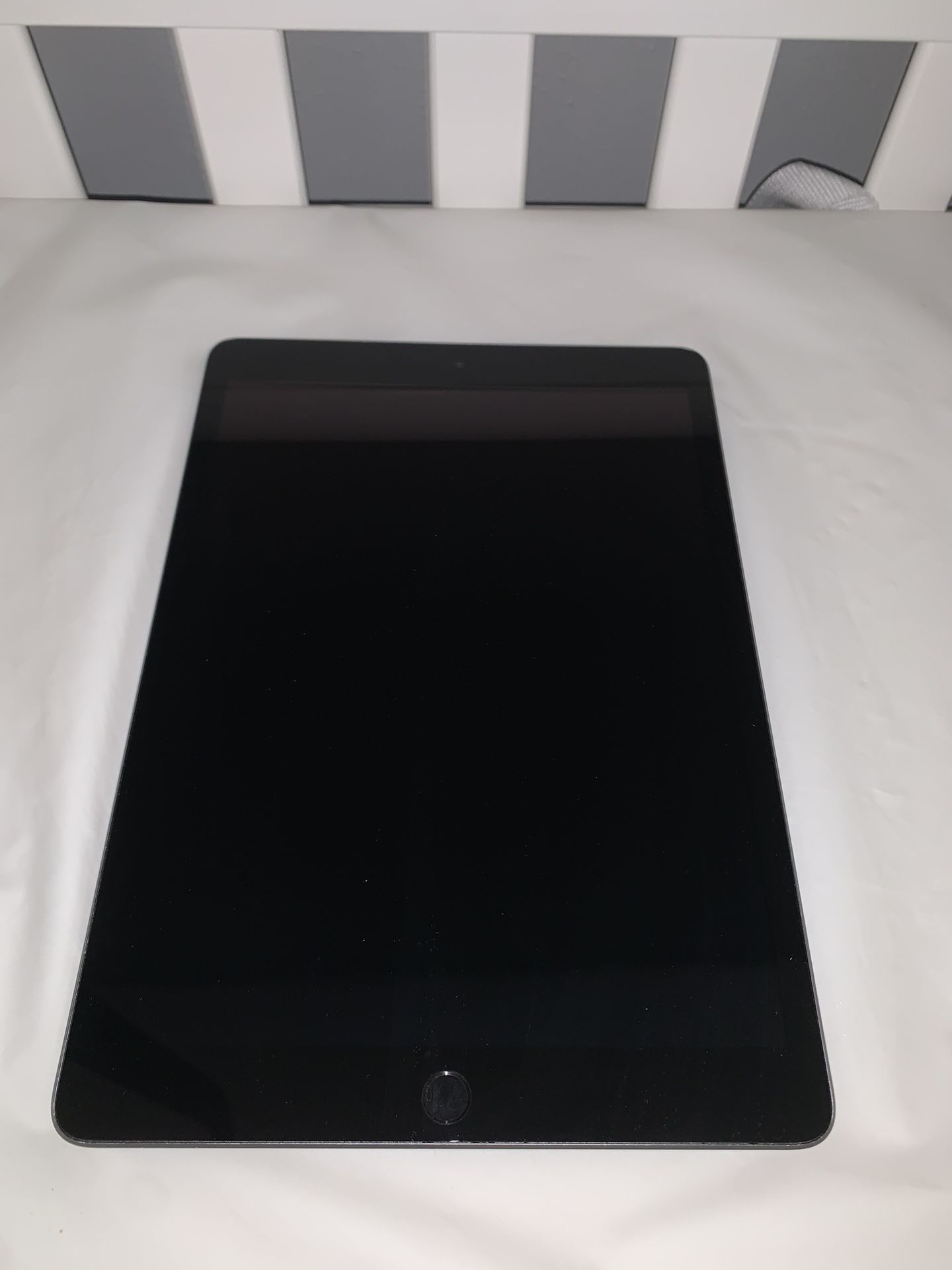 2021 Apple 10.2-inch iPad Wi-Fi 256GB - Space Gray (9th Generation)