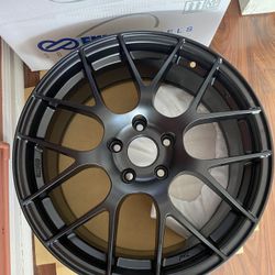 Enkei Raijin 18x8 +40mm Black 5x4.5