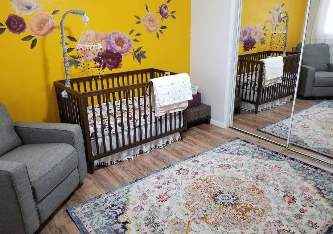 Novagratz Harper Crib and Changing Table 