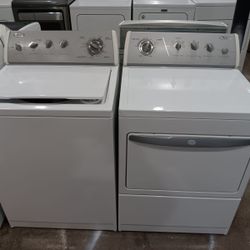 Whirlpool Set Washer And Dryer Electric 