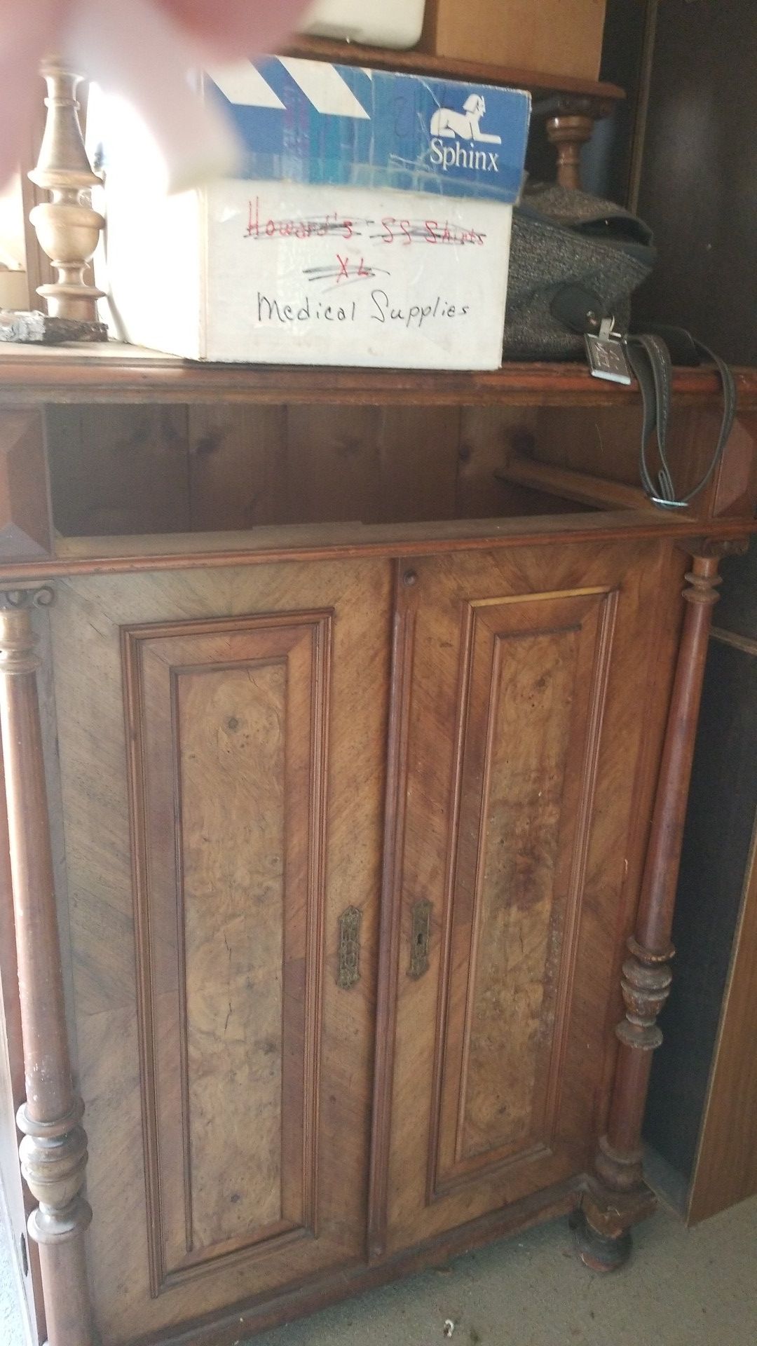 Old fracke wood cabinent