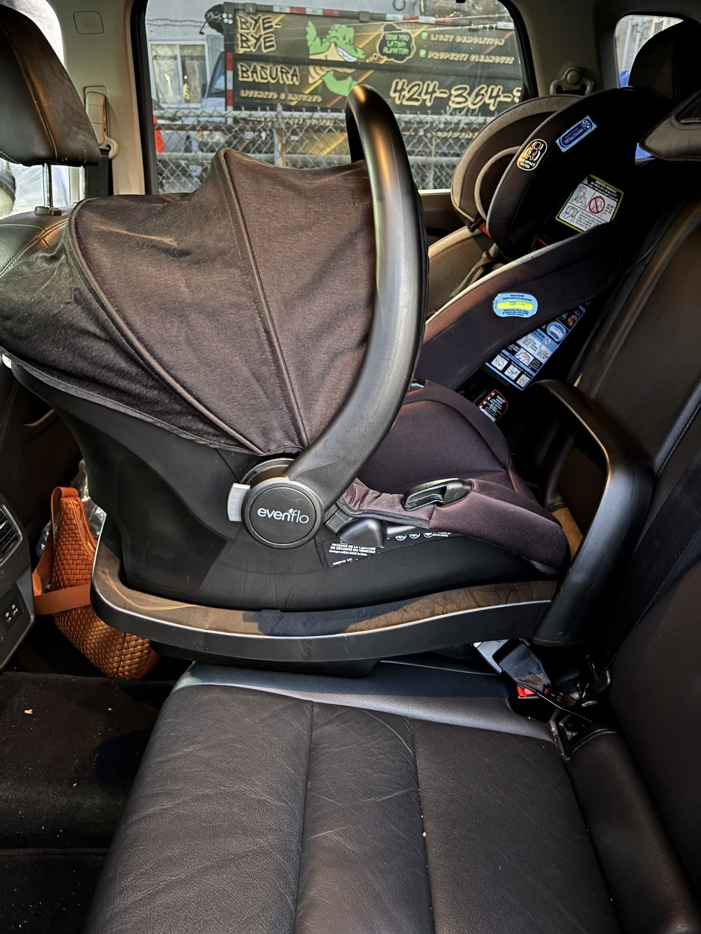 Evenflo pivot Black Stroller