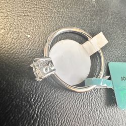 925 Silver ring with moissanite size 7