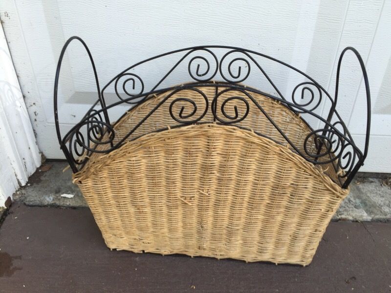 Magazine holder