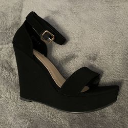 New Size 8 Black Heels