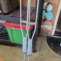 Crutches 