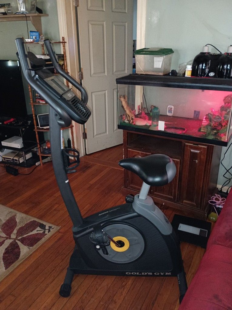 Golds Gym Exercise Bike W/ Bluetooth