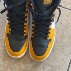 100 for a pair 175 for 2 selling my shoes because i’m moving and i need the money 