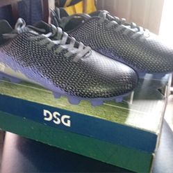 DSG Speed Viper Kids’ Size 3.5 Soccer Cleats 