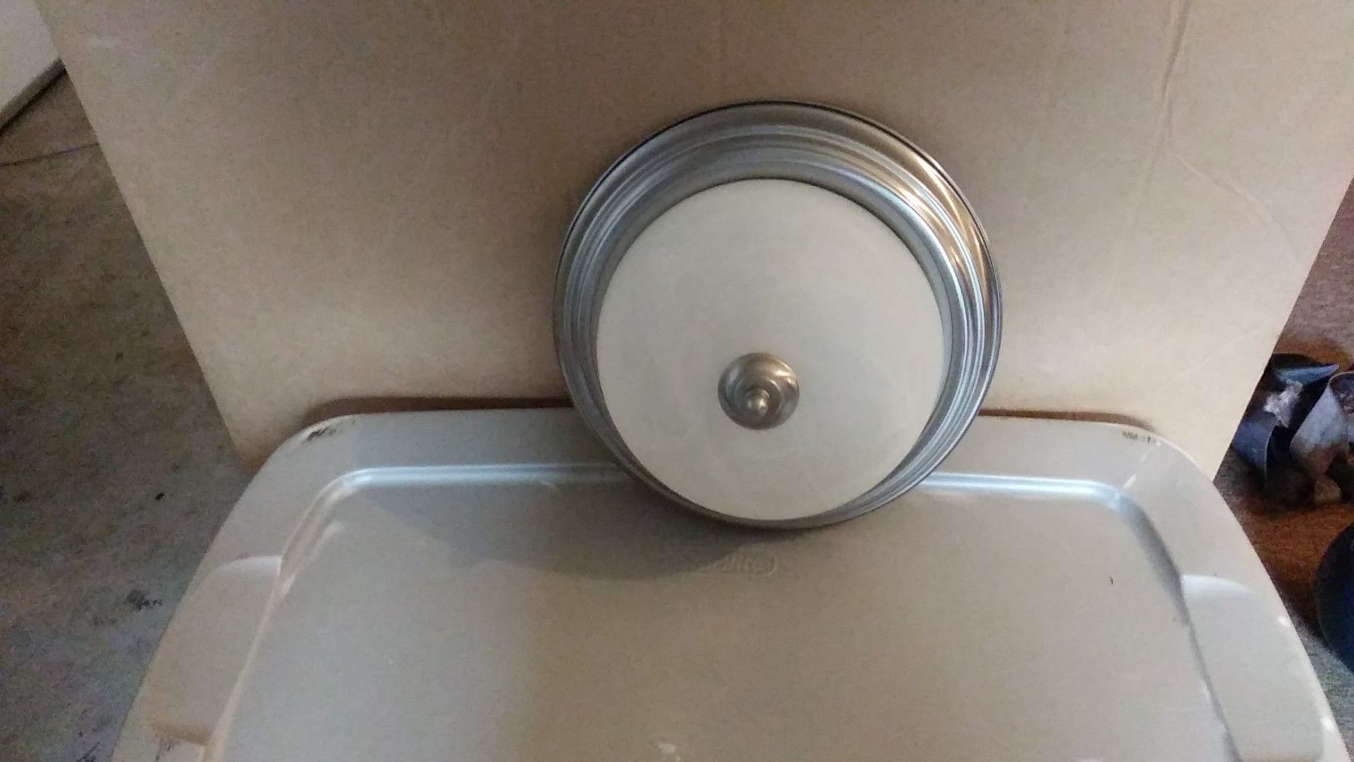 Light fixtures