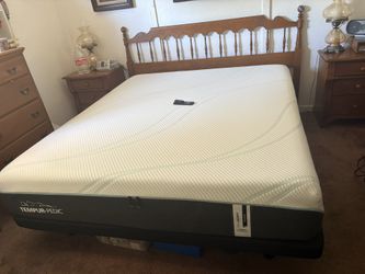 Tempur-Pedic Cal King bed with remote and platform