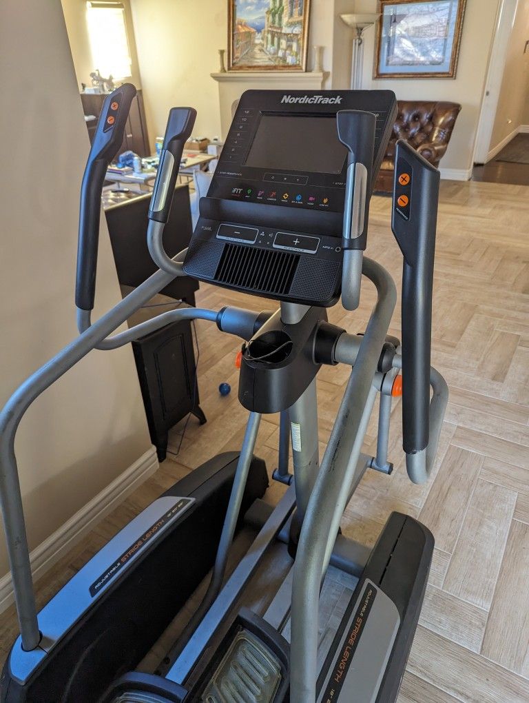 Norditrack Commercial 10 Elliptical