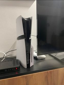 Like new Ps5 Pro W/ Disk drive and 2tb of ssd heat sink