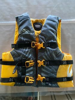 This is a Stearns Youth Antimicrobial Infinity Series life jacket in gray and yellow,