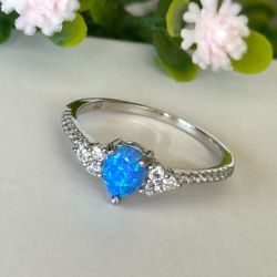 925 Sterling Silver Ring With blue lab opal (Size 7 3/4 - 8 )