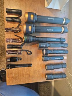 LOT OF FLASHLIGHTS