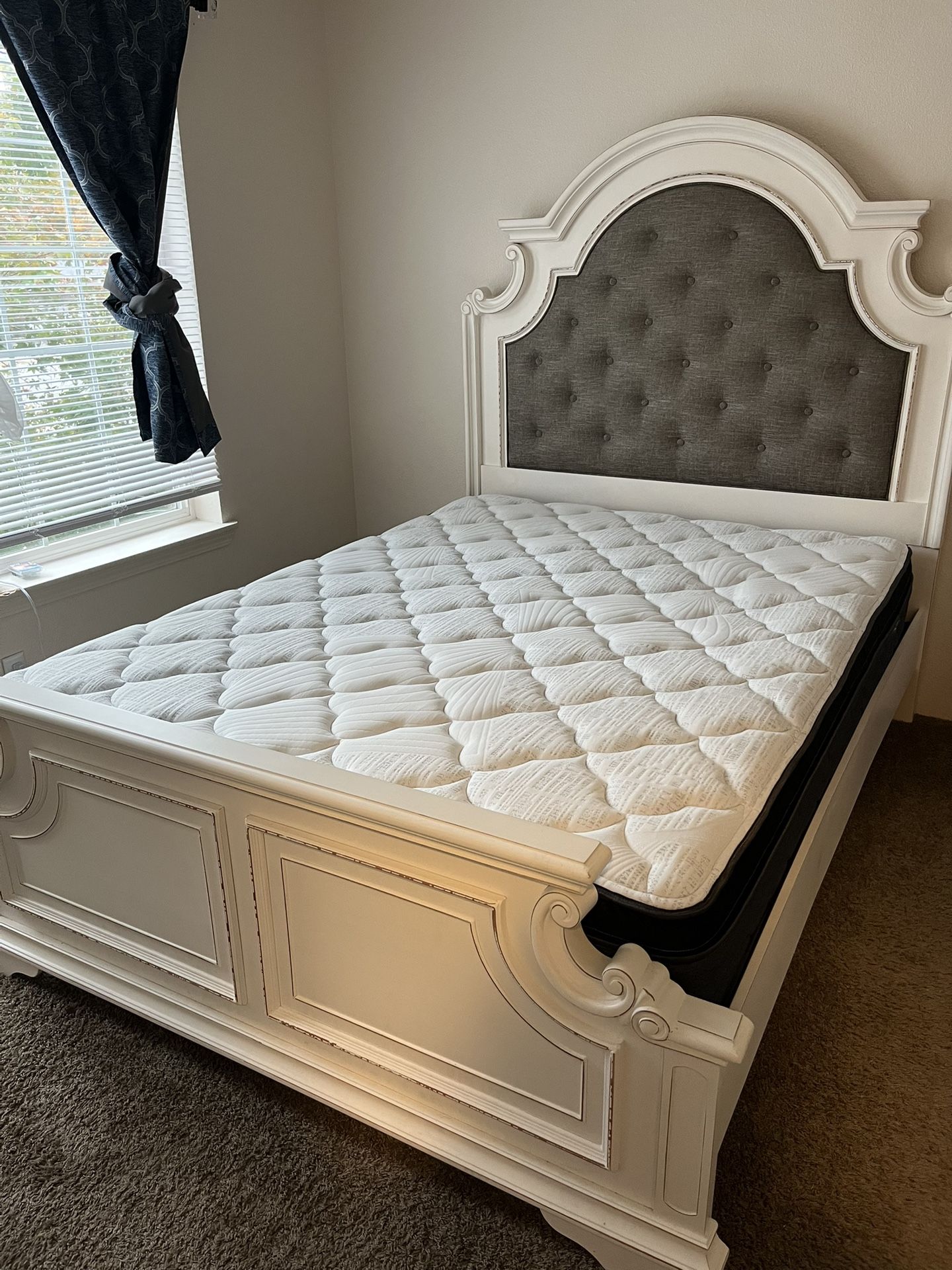 Queen Bedroom Set