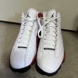 WORN ONCE JORDAN 13 CHERRY SIZE 9.5