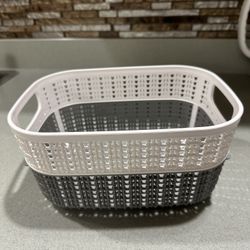 LIKE NEW BASKET 9.5x7x5