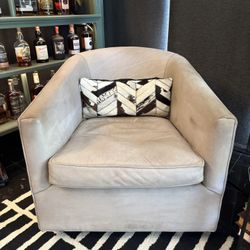 RH REGINALD LEATHER SWIVEL CHAIR