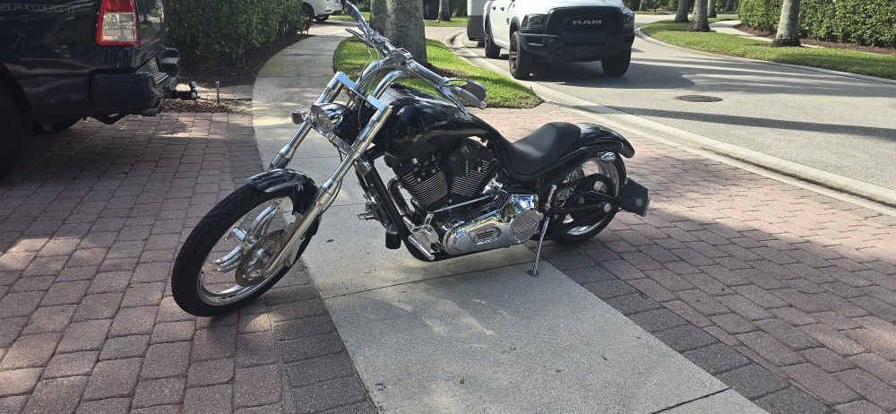 Bourget Low Pro Street 2,500 Miles