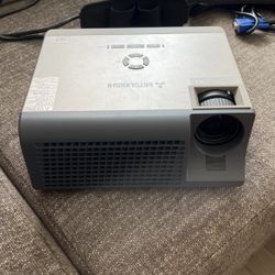 Mitsubishi XD206U-G Projector