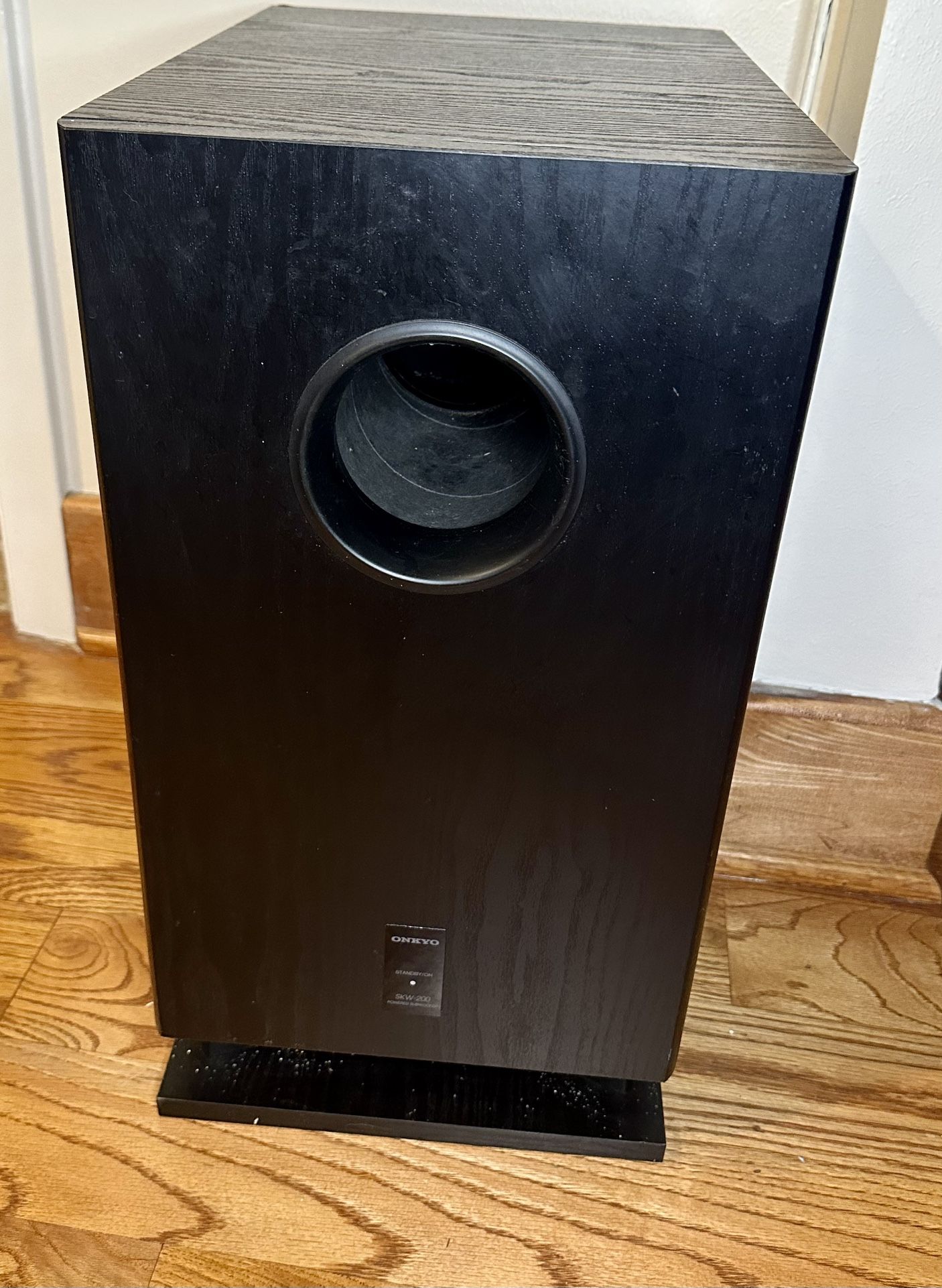 Onkyo Subwoofer Model SKW-200