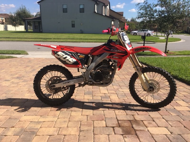 2006 honda CRF 250 Dirt bike