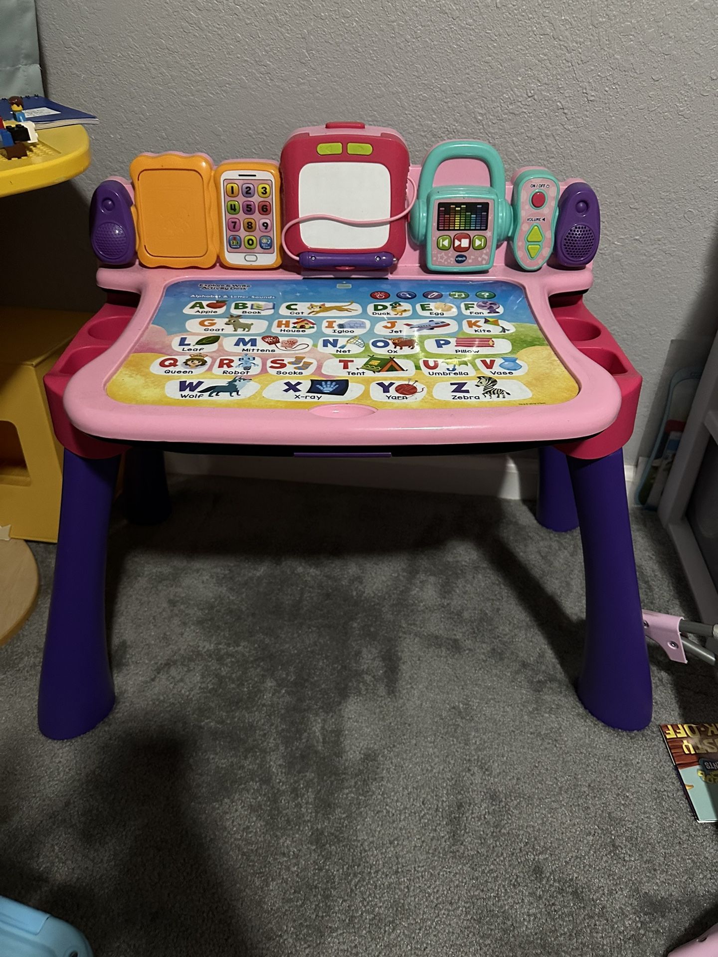 VTech Touch and Learn Activity Desk Deluxe