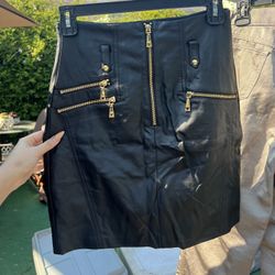 Guess Faux Leather Skirt Size 4  Highest Offer Wins 