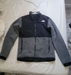 North face zip up jacket Medium Supreme Stussy Nike Adidas Palace Patagonia