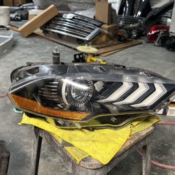 2019 2022 Ford Mustang right Headlights 