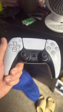 PlayStation 5 controller